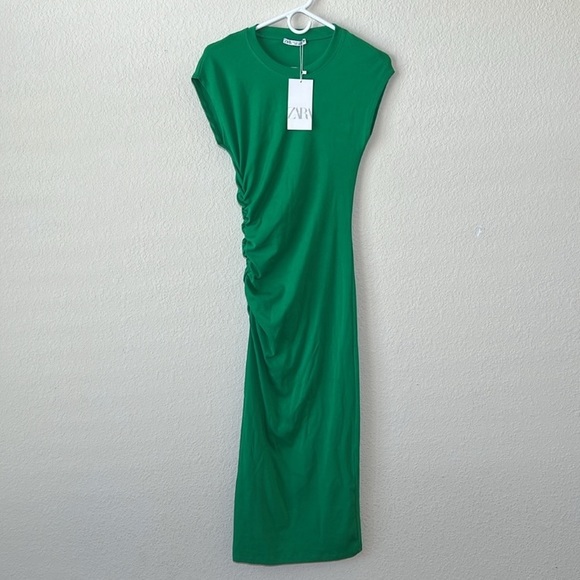 🚫SOLD🚫ZARA GREEN RUCHED MIDI DRESS - Picture 1 of 7